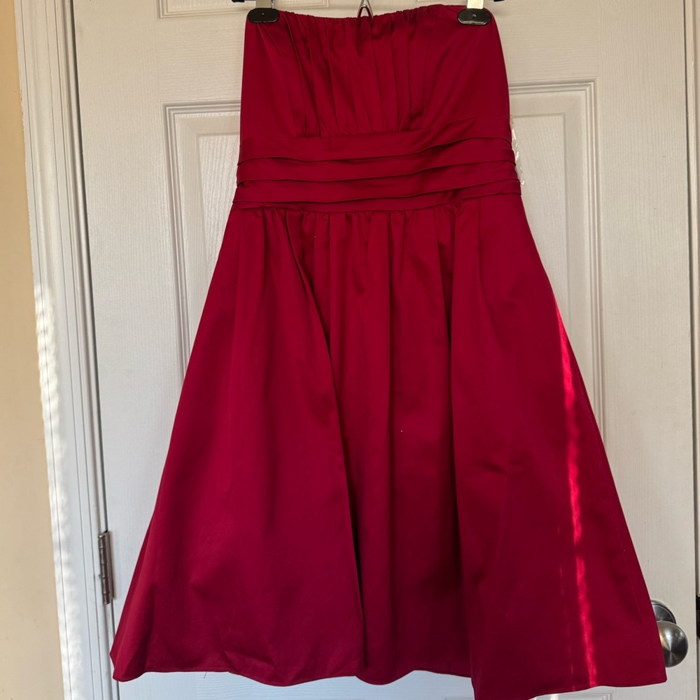 NWT David’s bridal strapless red dress with pockets